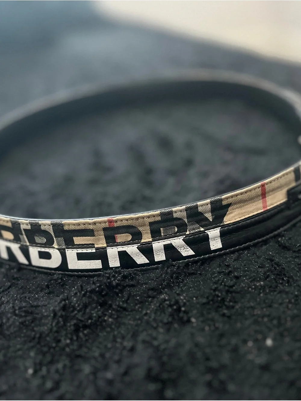 Burberry Black and Beige belt